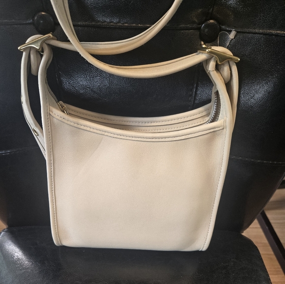 Vintage Coach Cream Shoulder Bag No. M8D - 9997 - Picture 2 of 13